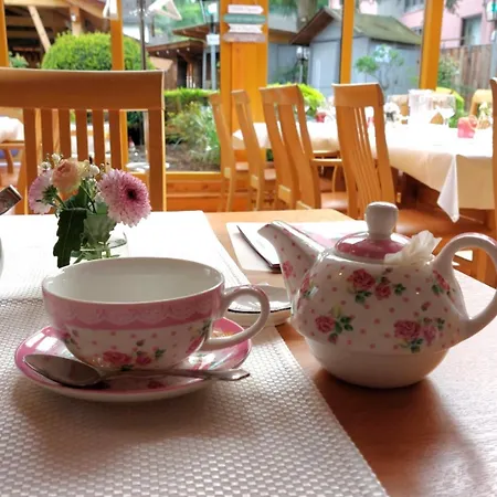 ホテル Bluetenhotel Village Marburg